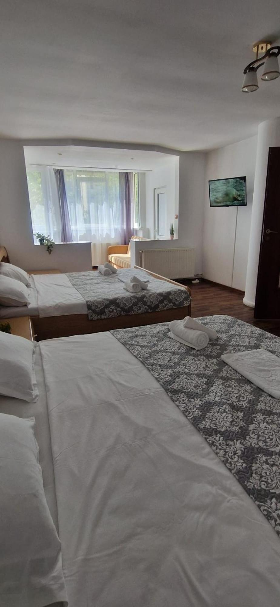 Stephanie Apartment-Centru Civic Brasov Exterior photo