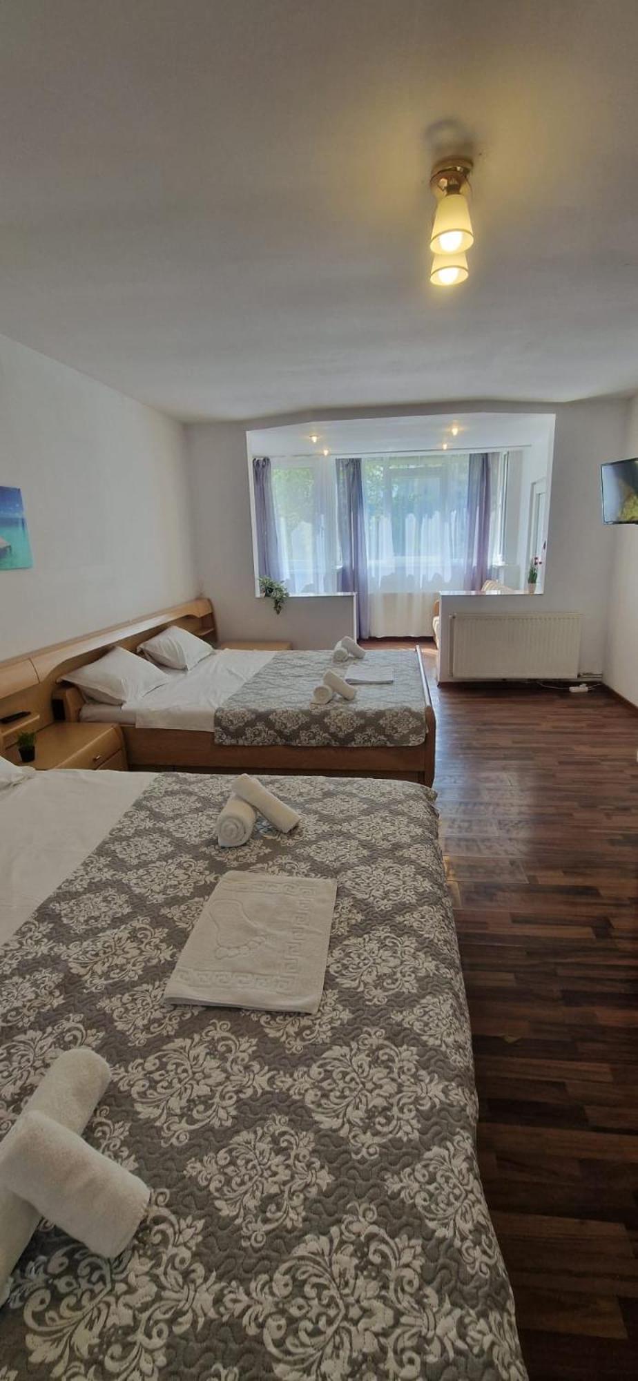 Stephanie Apartment-Centru Civic Brasov Exterior photo