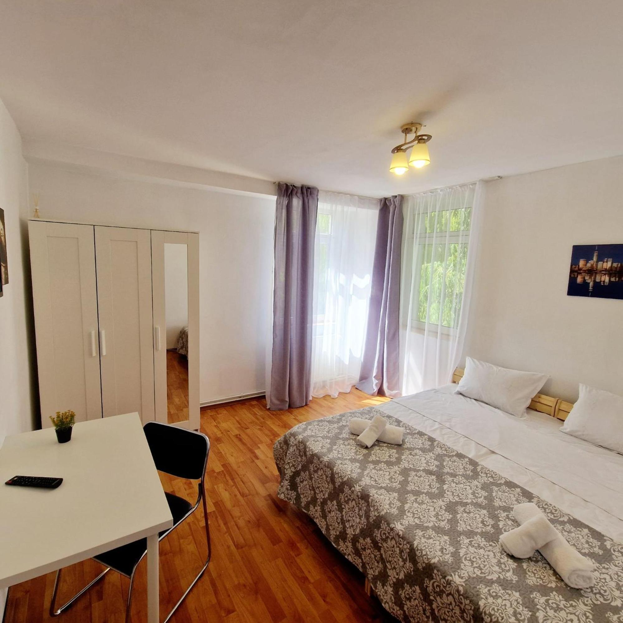 Stephanie Apartment-Centru Civic Brasov Exterior photo