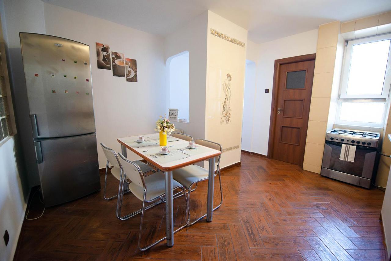 Stephanie Apartment-Centru Civic Brasov Exterior photo